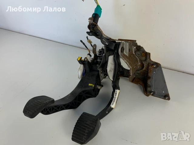 Педали съединител спирачка Пежо Peugeot 3008 5008 (09-17)г., снимка 2 - Части - 50535365