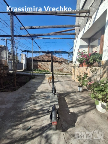 Електрическа тротинетка Xiaomi, снимка 5 - Скейтборд, ховърборд, уейвборд - 53837155