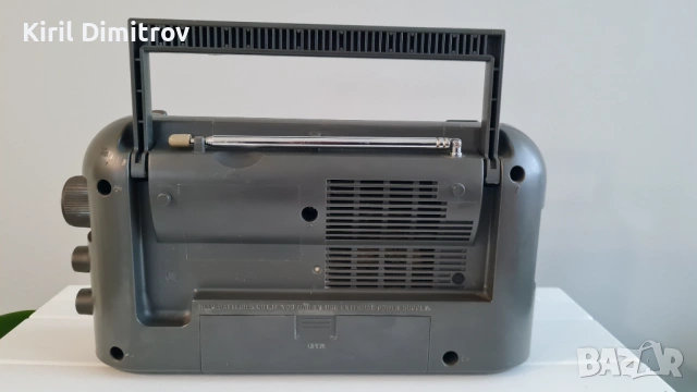 портативно ретро радио Sony ICF-703S, снимка 6 - Радиокасетофони, транзистори - 53370124