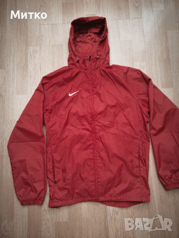 Водоустойчиво яке / ветровка NIKE, снимка 4 - Якета - 45112322