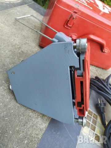 Mafell KFU 1000 - машина , фреза за фуги на подови настилки, снимка 9 - Циркуляри - 53877432