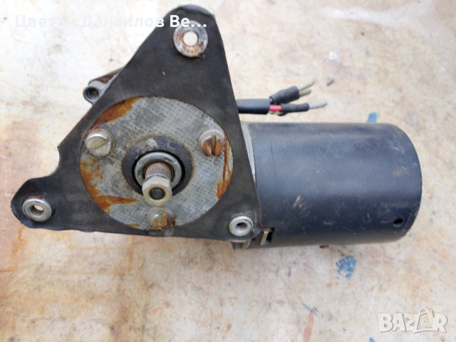 Електромоторче за чистачки на Мерцедес- 200 Д, снимка 3 - Части - 53499721
