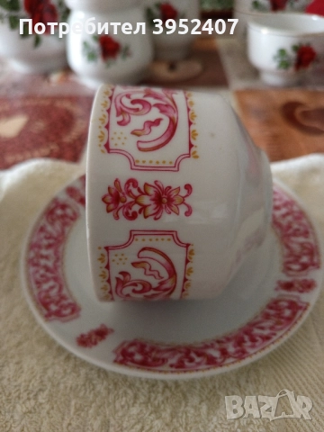 Порцеланов чаен сервиз за колекционери, снимка 2 - Сервизи - 52371708