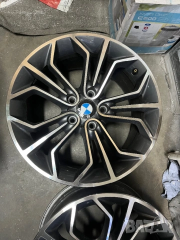 Оригинални BMW 18” /Style 323/, снимка 8 - Гуми и джанти - 53088912