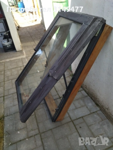 Покривен прозорец стъклопакет