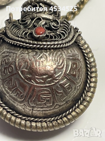 Тибетско/Непалско шишенце-медальон с мотив Гаруда – защитен амулет (сребърна сплав), снимка 6 - Антикварни и старинни предмети - 54173719