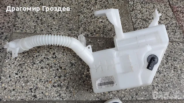 Оригинален резервоар за стъклопочистваща течност за Mercedes GLA (H247) / Мерцедес GLA (след 2019г)