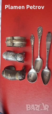 Колекционерска чиния сребърни лъжички и рогатки 