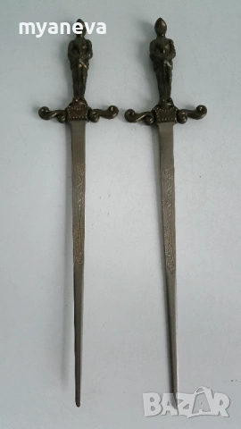 Рицарски, кожен герб с ножове за писма и декорация. , снимка 8 - Статуетки - 53850235