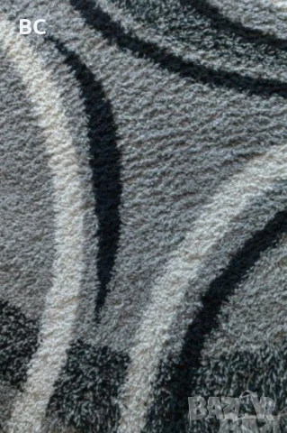 Два килима в черно и бяло