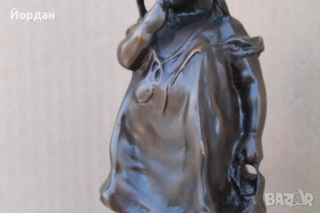 Бронзова фигура ''Момиче с обувка'', снимка 3 - Колекции - 51170553