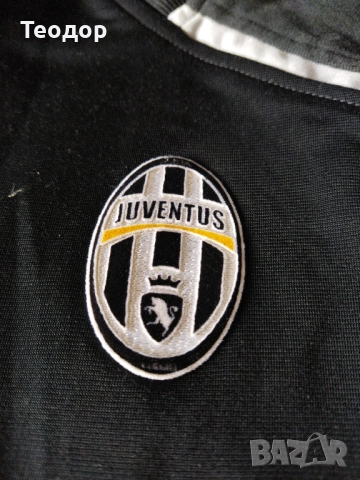 продавам футболно яке на Ювентус от сезон 2014-2015 Чисто ново е.Струва 40 лв размерът му е M, снимка 2 - Якета - 52511749