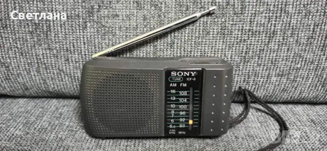 Малко джобно радио Sony icf-8, снимка 1 - Радиокасетофони, транзистори - 48461863