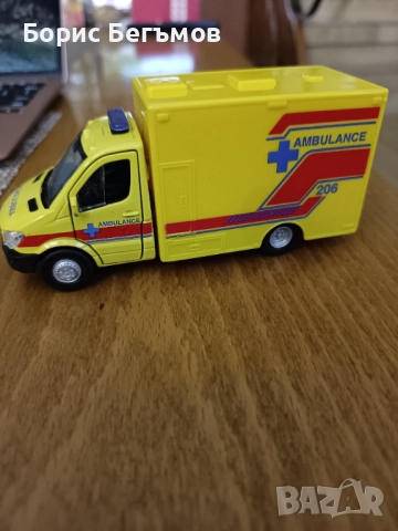 Количка WELLY MERCEDES-BENZ SPRINTER AMBULANCE 1:40, снимка 3 - Колекции - 52674862