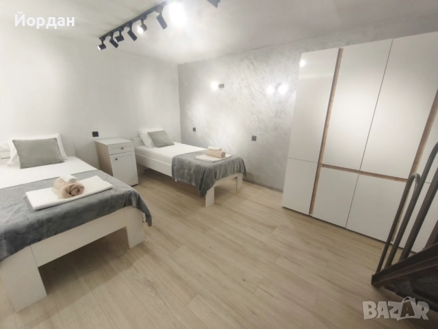 Тристаен апартамент Топ център, снимка 9 - Апартаменти - 52876383