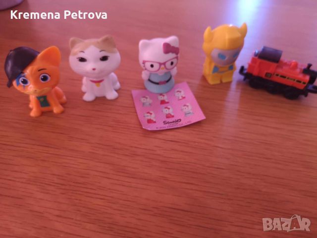 от ляво на дясно:1 и2:44 Cats фигурка, 2лв броя 3. Hello Kitty фигурка, 2лв 4. Kids World G1 Figurin