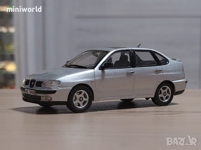 SEAT Córdoba 2000 - мащаб 1:43 на Salvat моделът е нов в блистер, снимка 1 - Колекции - 45864885