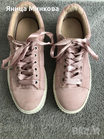 Дамски кецове