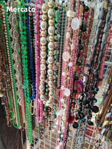 Продава бизнес - голям човекопоток бижута ,дрехи втора употреба 