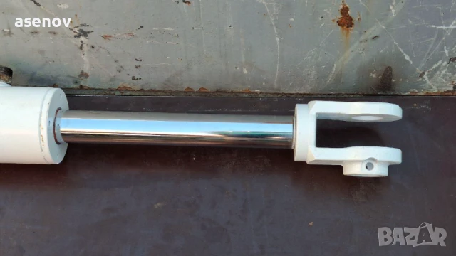 хидравличен цилиндър, снимка 2 - Резервни части за машини - 50529676