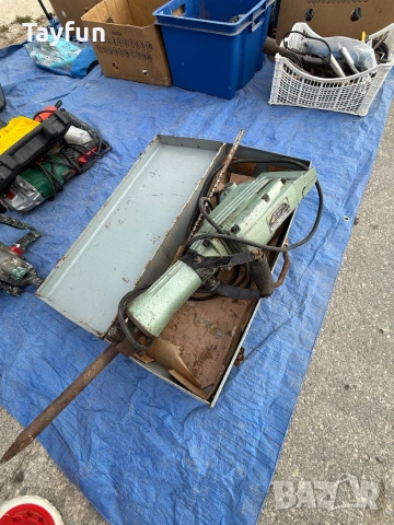 Професионален къртач Hitachi M65SB - 1240W / 42J, снимка 2 - Перфоратори - 53843595