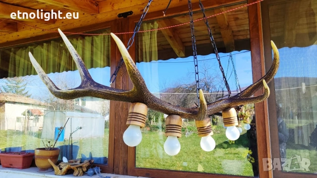 Ръчно изработен полилей от масивен рог с ръчно изработени дървени чашки , снимка 3 - Полилеи - 53812693