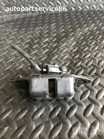 Механизъм за заключване на ляв заден капак за Jeep Grand Cherokee (2002) 044060, снимка 3 - Части - 53511329