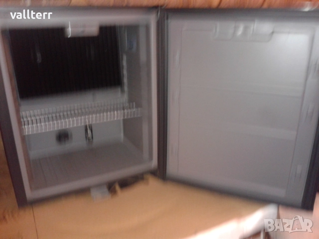 хладилник мини.шмиргел,ски,багажник.акумулатори за пръскачки  и други, снимка 17 - Други стоки за дома - 52107944