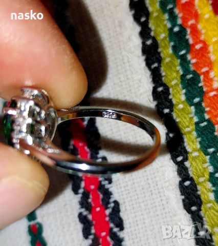 Дамски пръстен с циркони, снимка 8 - Антикварни и старинни предмети - 46436639