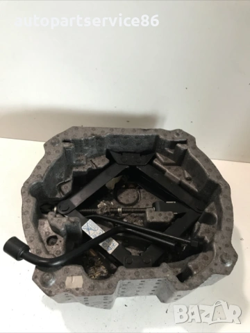 Комплект крик за повдигане за Peugeot 407 (2005) 9651759280