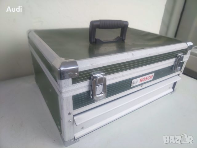 BOSCH алуминиев куфар с чекмедже за инструменти.  Има няколко броя  дунапрен за уплътнение на инстру, снимка 12 - Куфари с инструменти - 46427004