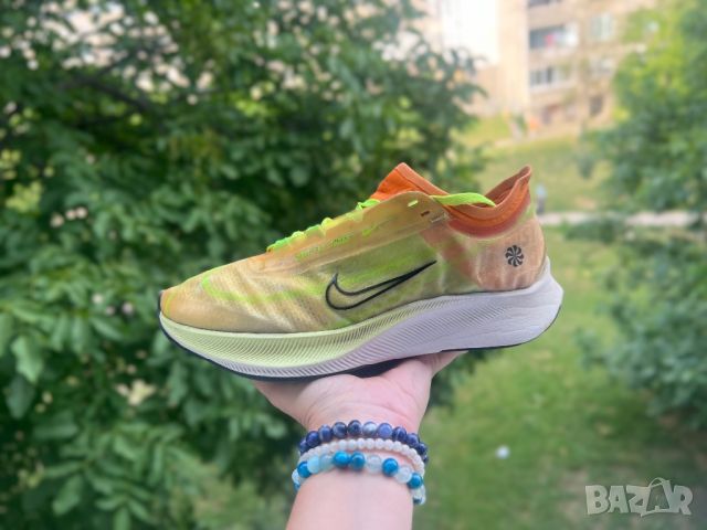 Nike Zoom Fly 3 Rise Luminous — номер 39.5 , снимка 1 - Маратонки - 46023163