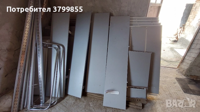 Етажерка със стабилни дървени плоскости