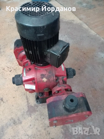 Продавам смесителна дозираща помпа