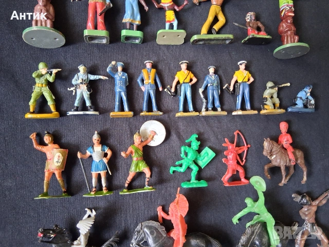 Лот Стари Фигурки Играчки Индианци Моряци Войници от Соца, снимка 4 - Колекции - 53970301
