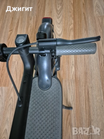 Електрическа тротинетка Xiaomi Pro , снимка 3 - Скейтборд, ховърборд, уейвборд - 52961229