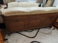 Продавам два броя триместни дивана естествена кожа и масивно дърво бук с дърворезба , снимка 8