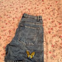 Къси панталонки с пеперуди, снимка 5 - Къси панталони и бермуди - 45436495