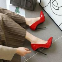Обувки на ток - червен лак с черен ток - 6060, снимка 1 - Дамски обувки на ток - 45462153
