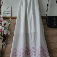 Дълга лятна бяла рокля на розови цветчета , снимка 1 - Рокли - 45520565