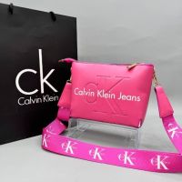 Дамска чанта Calvin Klein , снимка 11 - Чанти - 45404345