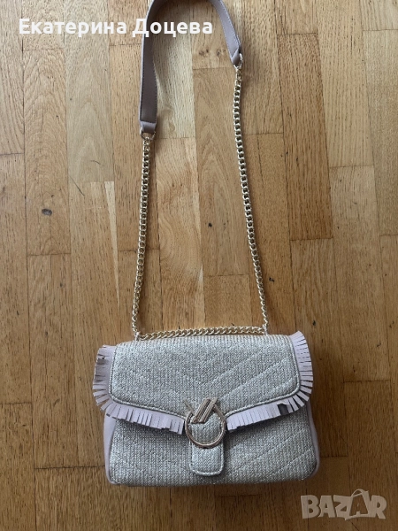 Бежова чанта със златна дръжка и ресни, снимка 1