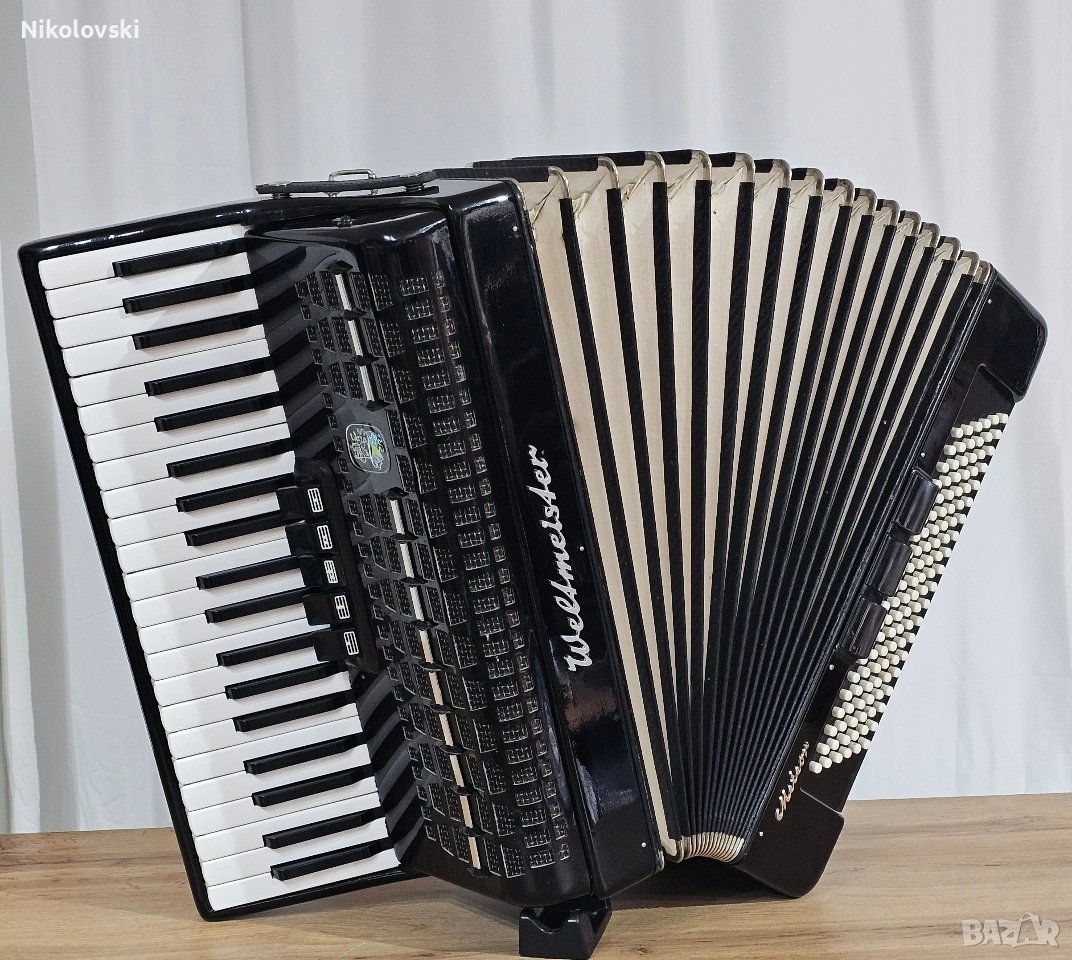 Акордеон Weltmeister Meteor , снимка 1