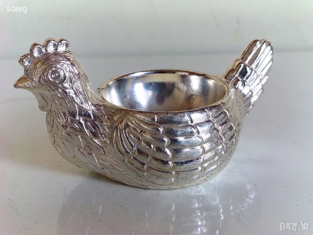 Прекрасна Посребрена Кокошка Поставка За Яйце,Солница, снимка 1