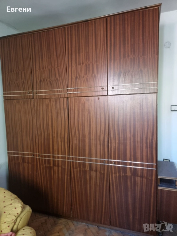 Гардероб с тоалетка и нощни шкафчета, снимка 1