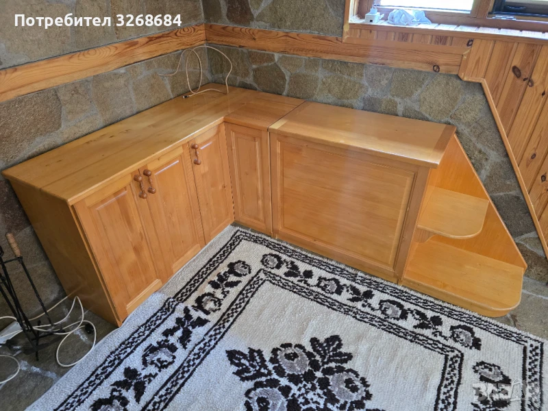 Ъглов шкаф от масив , снимка 1