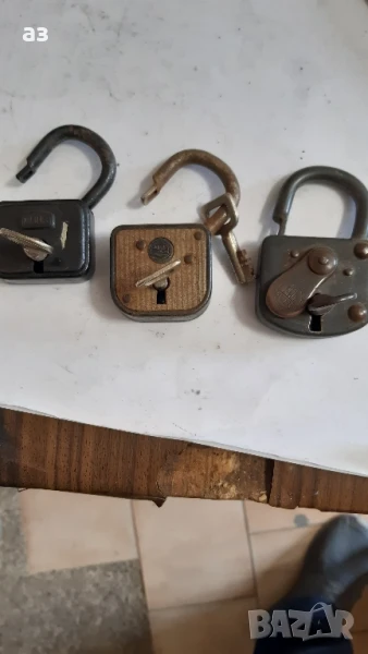 антични катинари  BURG, ABUS, снимка 1