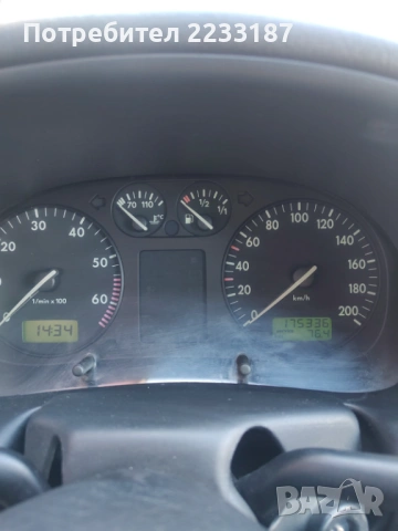 VW Polo 1.4i Климатик, снимка 5 - Автомобили и джипове - 53110190