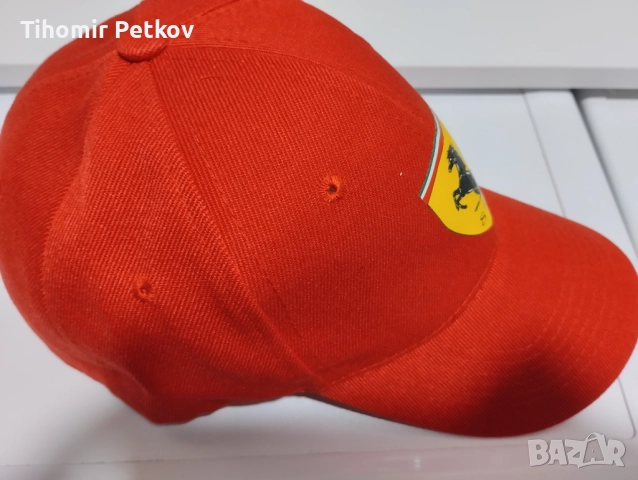 червена шапка Ферари Scuderia Ferrari, снимка 3 - Шапки - 52515263