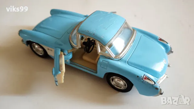 Chevrolet Corvette 1957 Kinsmart 1:34 , снимка 3 - Колекции - 47667624